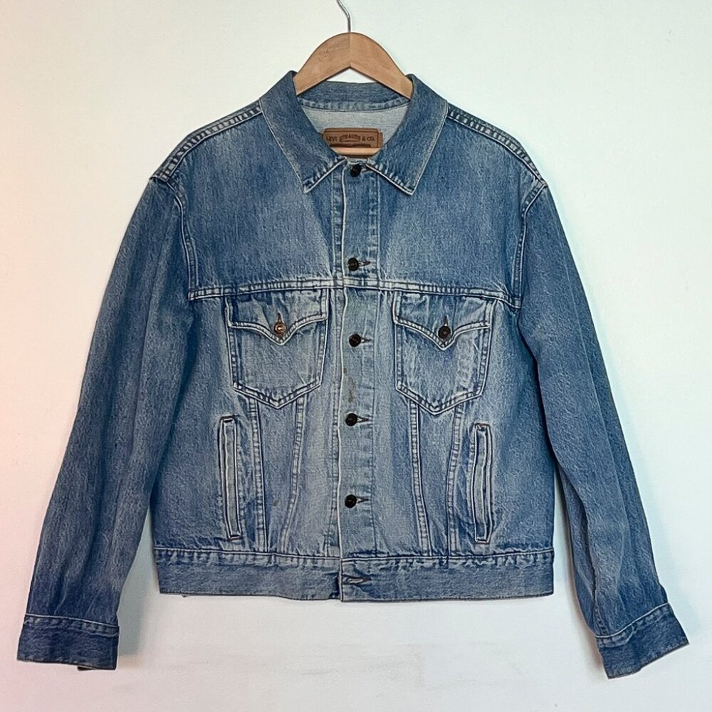 Vintage 80s Levis Denim Jean Trucker Jacket Size Large Color blue 7060803